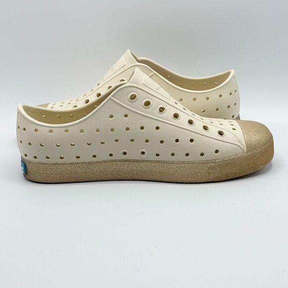 Native Jefferson Beige Gold Slip On Water Safe Shoes - Kids US J3 - Picture 7 of 10